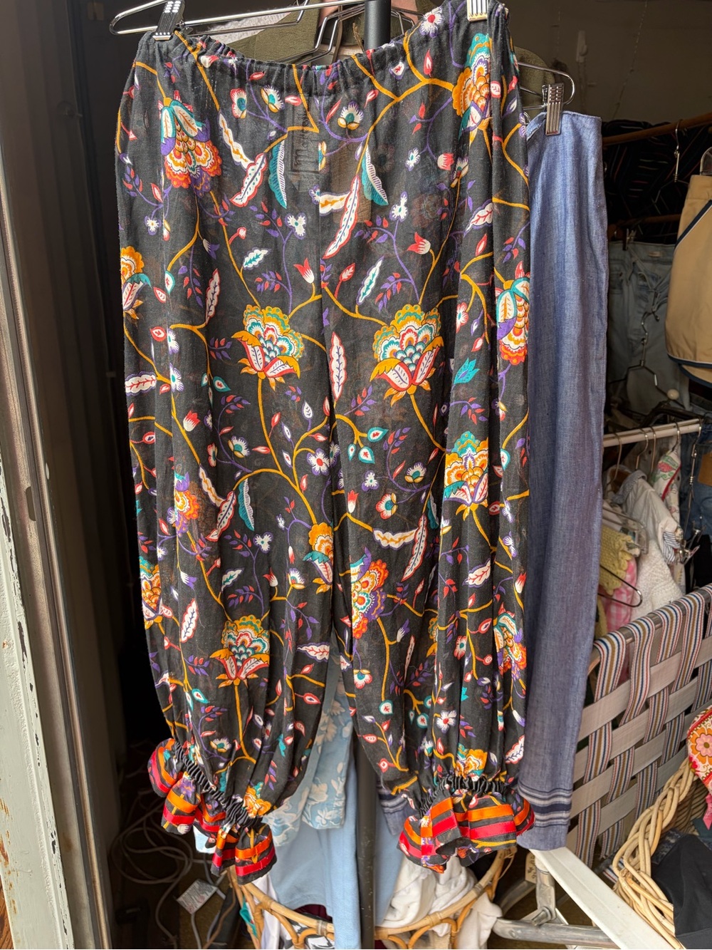 Girls Black Floral Pull-On Jogger Pants